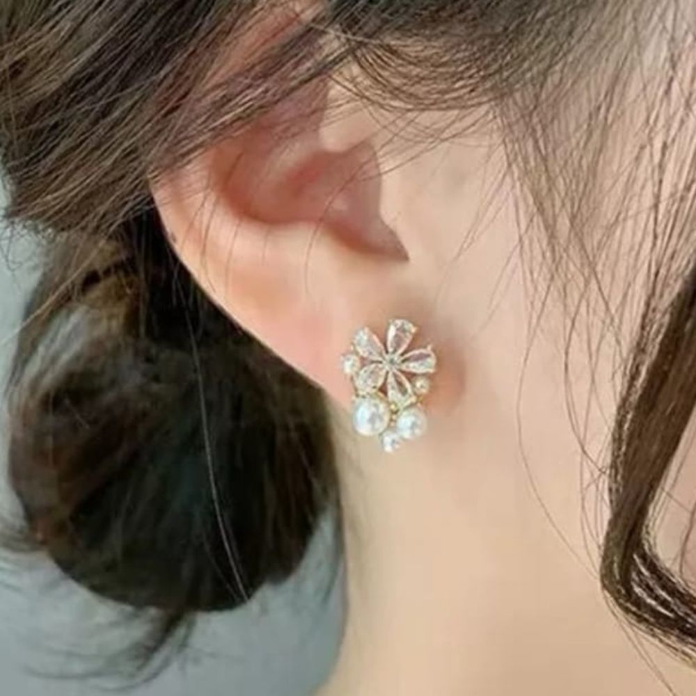 Korean Style Crystal Flower Imitation Pearl Stud E